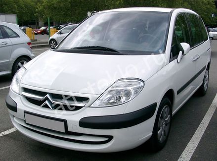 Автостекла Citroen C8 c установкой в Москве